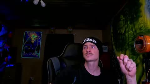 Snapshot of greenlungs8195 chatting on November 2025 07:30:02 AM Greenlungs8195 online show from November 2025 07:30:02 AM