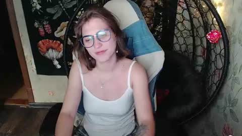 Snapshot of greenwitch9 chatting on June 2026 05:06:02 PM Lina online show from June 2026 05:06:02 PM