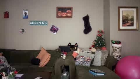 Snapshot of greenxxxqueen chatting on November 2025 04:44:02 AM SexQueen Nikki online show from November 2025 04:44:02 AM