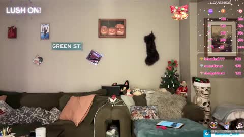 Snapshot of greenxxxqueen chatting on November 2025 05:11:01 AM SexQueen Nikki online show from November 2025 05:11:01 AM