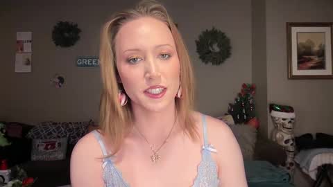 Snapshot of greenxxxqueen chatting on December 2025 03:46:01 AM SexQueen Nikki online show from December 2025 03:46:01 AM