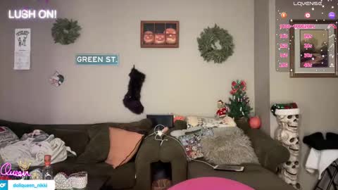 Snapshot of greenxxxqueen chatting on January 2026 04:49:01 AM SexQueen Nikki online show from January 2026 04:49:01 AM