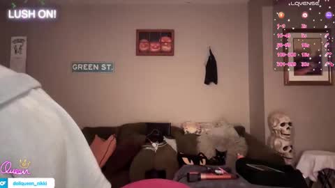 Snapshot of greenxxxqueen chatting on January 2026 04:36:01 AM SexQueen Nikki online show from January 2026 04:36:01 AM