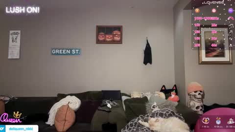 Snapshot of greenxxxqueen chatting on February 2026 09:25:02 AM SexQueen Nikki online show from February 2026 09:25:02 AM