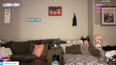 Snapshot of greenxxxqueen chatting on February 2026 10:22:01 AM SexQueen Nikki online show from February 2026 10:22:01 AM