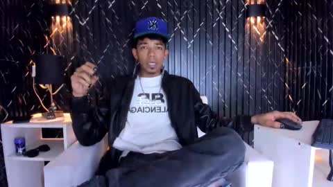 GregorySforza online show from November 2025 11:44:01 AM