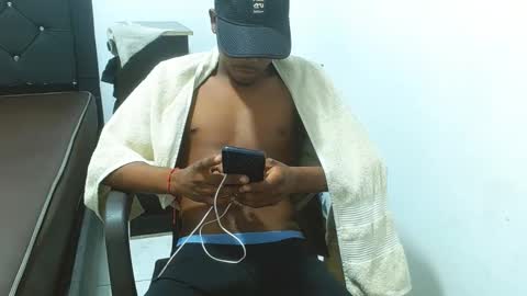 Snapshot of gregoryhoot chatting on April 2026 03:35:02 AM gregoryhoot online show from April 2026 03:35:02 AM