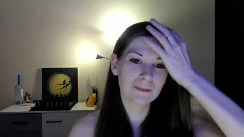 Greta online show from December 2025 09:21:02 PM