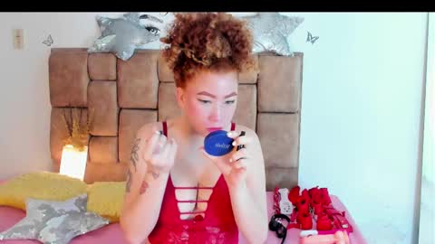 Snapshot of grettaandcoulle chatting on February 2025 01:41:01 AM grettaandcoulle online show from February 2025 01:41:01 AM