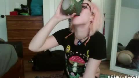 grimygirlie online show from September 2025 12:48:02 AM