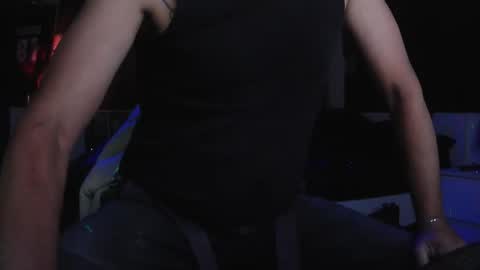 YOUNEEKWAYSTOPLEASEYOU online show from October 2025 04:35:02 PM