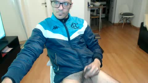 Snapshot of guachin_new chatting on June 2026 04:04:02 AM guachin_new online show from June 2026 04:04:02 AM