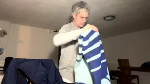 guardiannif_ online show from February 2025 10:00:01 PM