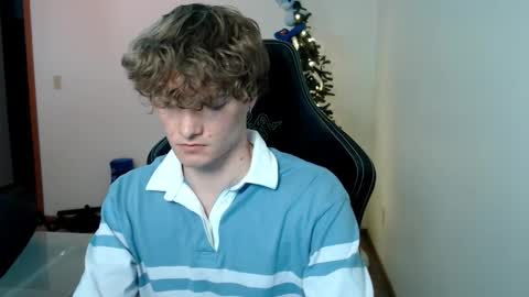 Snapshot of gucciboi4 chatting on January 2026 10:45:01 PM gucciboi4 online show from January 2026 10:45:01 PM