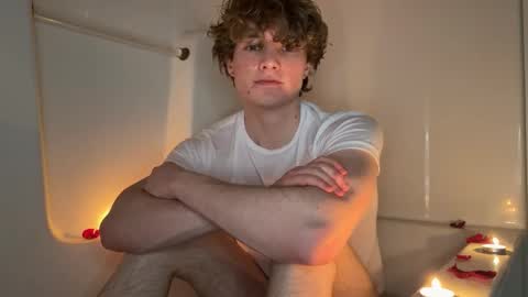 Snapshot of gucciboi4 chatting on February 2026 10:02:02 PM gucciboi4 online show from February 2026 10:02:02 PM