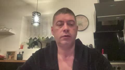 Snapshot of guil0 chatting on February 2026 08:04:01 AM guil0 online show from February 2026 08:04:01 AM