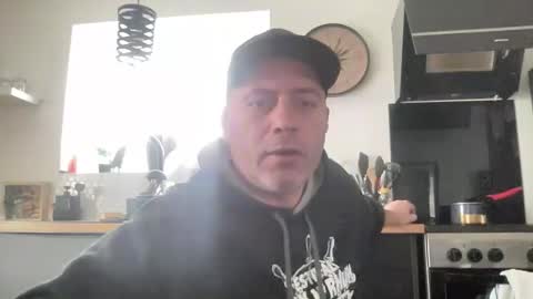 Snapshot of guil0 chatting on March 2026 05:04:01 PM guil0 online show from March 2026 05:04:01 PM