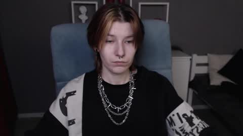 guitarandangell online show from February 2026 05:00:02 AM