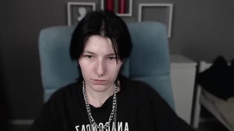 Snapshot of guitarandangell chatting on July 2026 08:43:01 AM guitarandangell online show from July 2026 08:43:01 AM