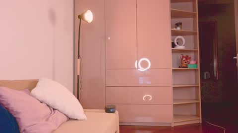 guns_n_buns online show from April 2026 08:48:01 PM