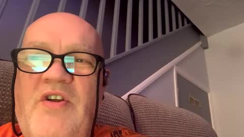 Snapshot of gusher25 chatting on December 2024 06:42:02 PM gusher25 online show from December 2024 06:42:02 PM