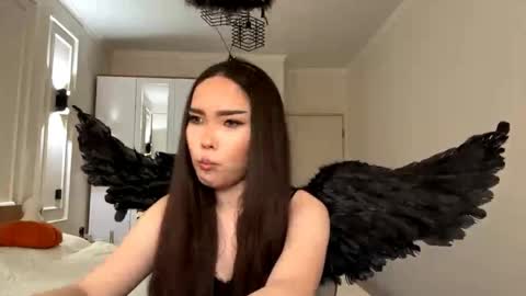 Alana online show from May 2026 01:16:02 PM
