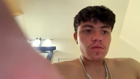 gustavog79 online show from April 2026 12:03:02 AM