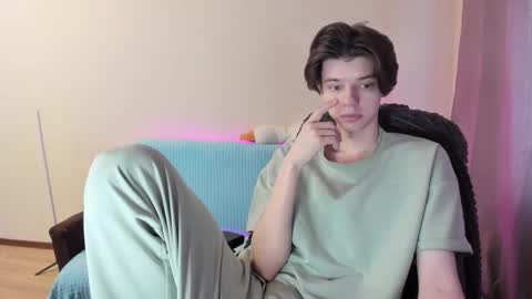 guy_liam1 online show from February 2025 06:17:02 AM