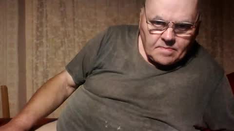 guyboy73 online show from September 2025 02:33:02 AM