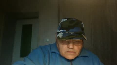 guyboy73 online show from October 2025 03:31:02 PM