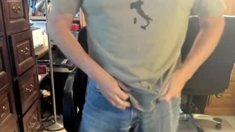 Guy online show from April 2026 12:59:01 PM