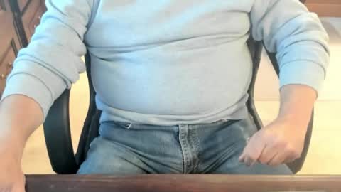 Guy online show from April 2026 12:22:02 PM