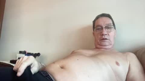 Snapshot of gwashere4u chatting on February 2025 01:32:01 PM gwashere4u online show from February 2025 01:32:01 PM