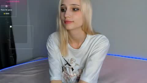 Snapshot of gwencase chatting on June 2026 07:40:01 PM Gwan online show from June 2026 07:40:01 PM