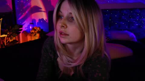 gwenhilton online show from January 2025 09:02:01 AM