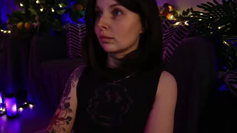 gwenhilton online show from February 2025 05:52:01 AM