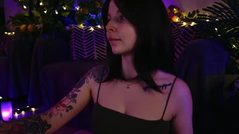 gwenhilton online show from February 2025 05:42:02 AM