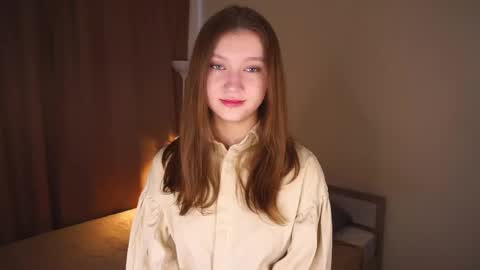 Snapshot of gwennielove chatting on April 2026 05:14:02 AM Molly online show from April 2026 05:14:02 AM