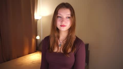 Snapshot of gwennielove chatting on April 2026 05:41:02 AM Molly online show from April 2026 05:41:02 AM