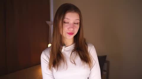 Snapshot of gwennielove chatting on April 2026 05:16:01 AM Molly online show from April 2026 05:16:01 AM
