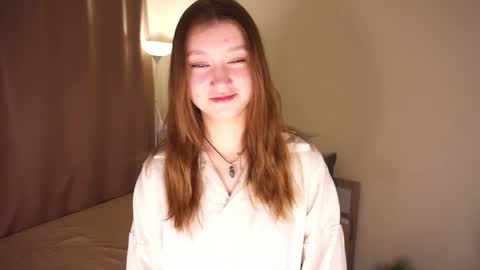 Snapshot of gwennielove chatting on May 2026 05:35:02 AM Molly online show from May 2026 05:35:02 AM