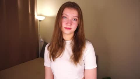 Snapshot of gwennielove chatting on May 2026 04:30:01 AM Molly online show from May 2026 04:30:01 AM