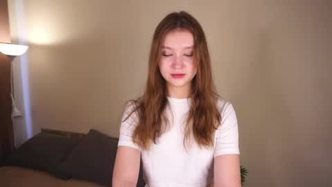 Snapshot of gwennielove chatting on May 2026 05:12:01 AM Molly online show from May 2026 05:12:01 AM