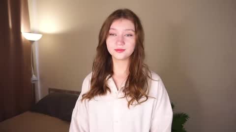 Snapshot of gwennielove chatting on June 2026 04:58:02 AM Molly online show from June 2026 04:58:02 AM