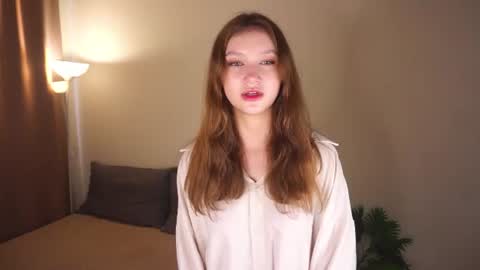 Snapshot of gwennielove chatting on June 2026 05:26:02 AM Molly online show from June 2026 05:26:02 AM