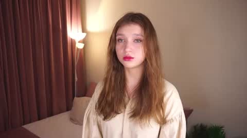 Snapshot of gwennielove chatting on July 2026 05:42:02 PM Molly online show from July 2026 05:42:02 PM