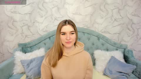 Snapshot of gwensmitt chatting on May 2026 12:07:02 AM gwensmitt online show from May 2026 12:07:02 AM