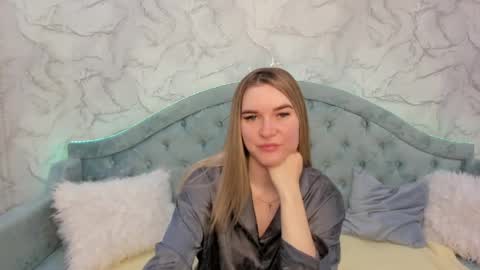 Snapshot of gwensmitt chatting on May 2026 12:29:01 AM gwensmitt online show from May 2026 12:29:01 AM
