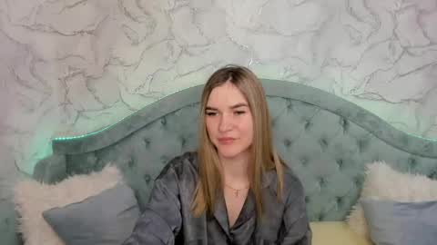 Snapshot of gwensmitt chatting on May 2026 11:02:01 PM gwensmitt online show from May 2026 11:02:01 PM