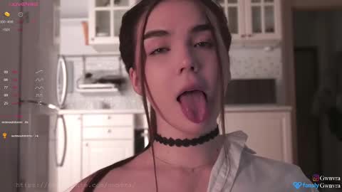 Gwen is back  online show from March 2025 04:11:02 PM